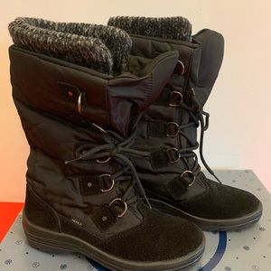New In Box Of BROWNS ARTICA EXCLUSIVE WONDERFUL SUEDE WINTER BOOTS /Woman Sz:7 B